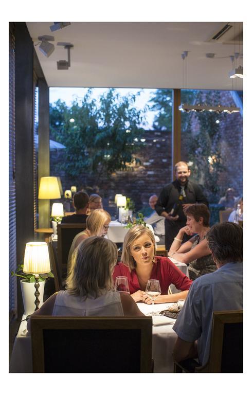 Hotel Restaurant Vous Le Vous Хасселт Экстерьер фото